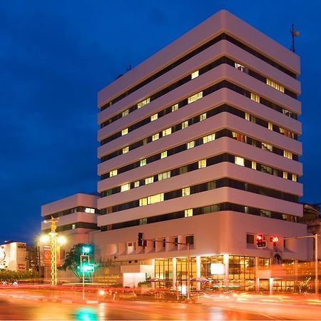 Thumrin Hotel Транг Экстерьер фото