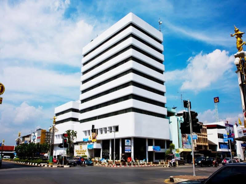 Thumrin Hotel Транг Экстерьер фото